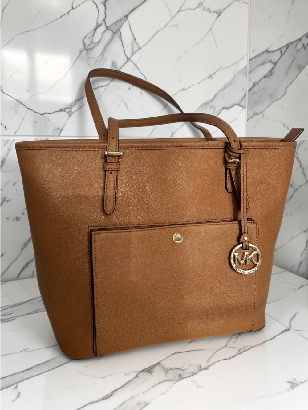 Michael Kors Jet Set Medium Carryall Tote in tan